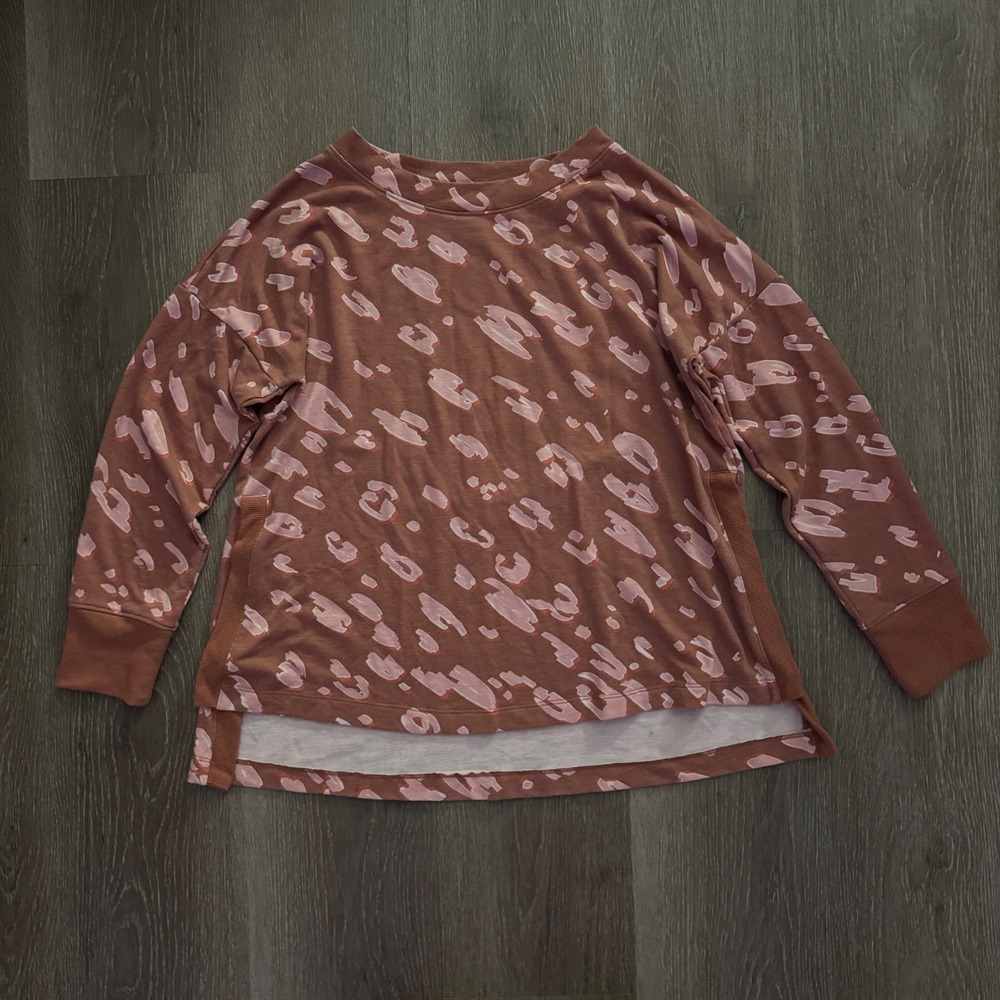 Wonderly Studio Pullover Women Small Brown Pink Abstract Leopard High-Low Top